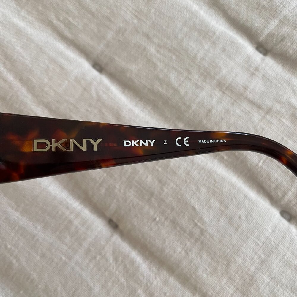 Vintage 90's DKNY Sunnies - Picture 2 of 5
